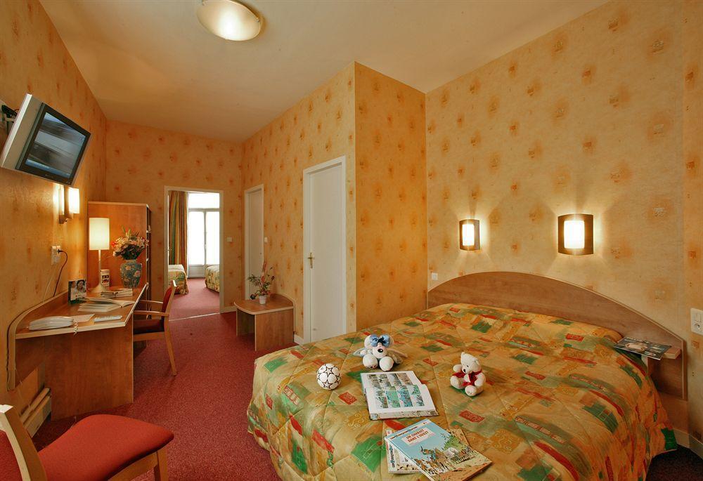 Logis Hotel-Restaurant Le Fontarabie Fontenay-le-Comte Eksteriør billede