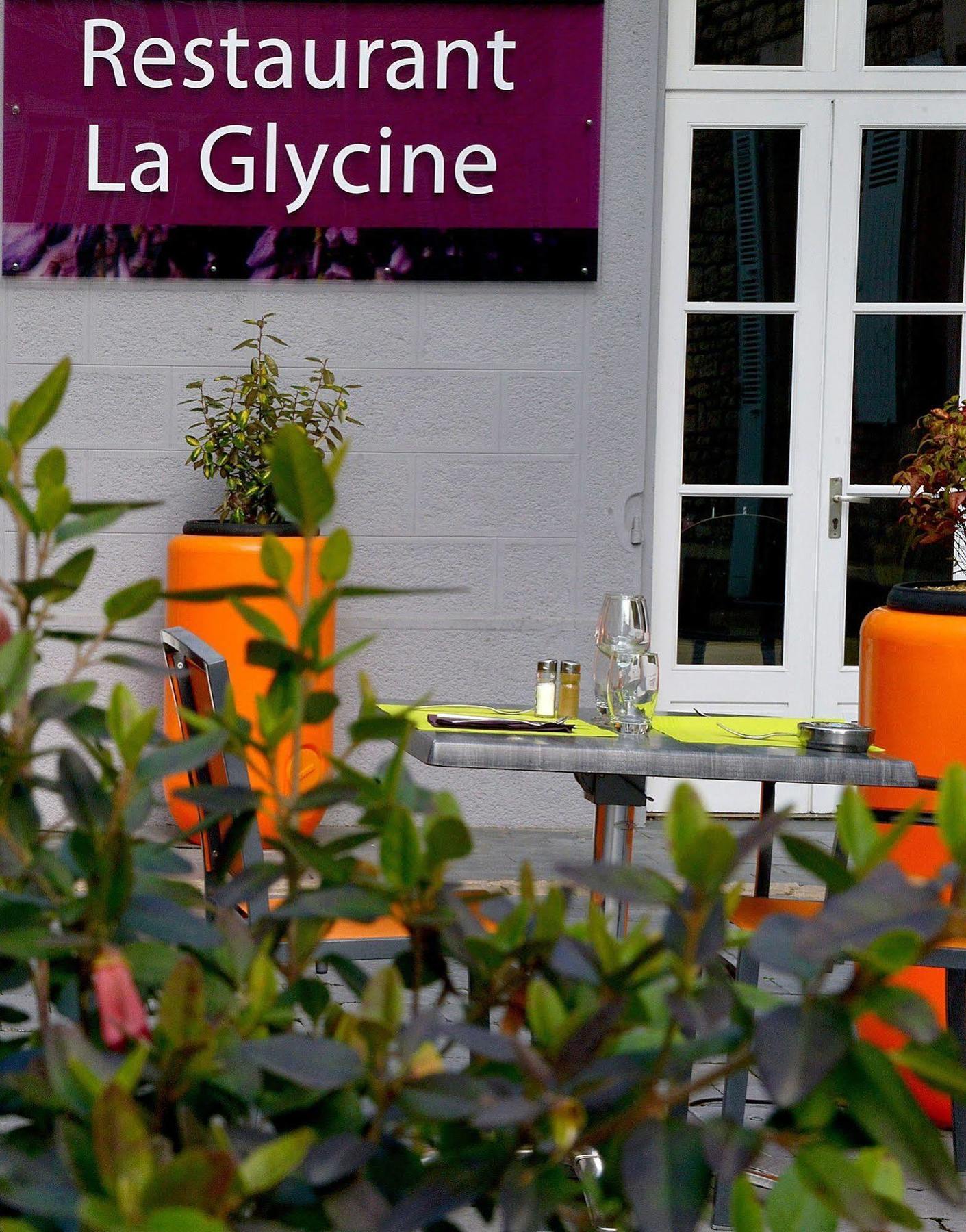 Logis Hotel-Restaurant Le Fontarabie Fontenay-le-Comte Eksteriør billede